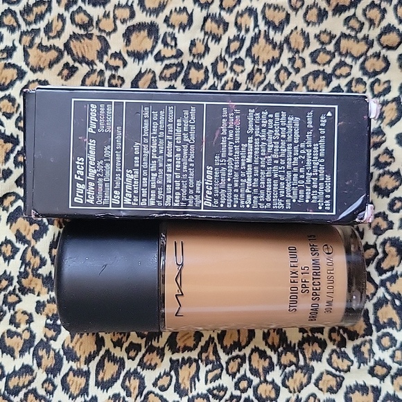 MAC Cosmetics Studio fix fluid spf15 Original - Picture 2 of 3